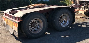 Open Flat Road Train set - 2 x 2013 Freighter Air Ride Open Flat Trailers and 2014 Maxitrans Air Ride Dolly