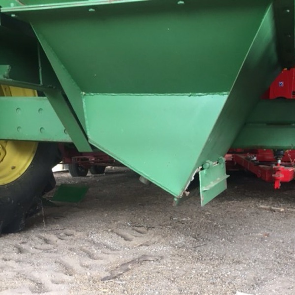 14/Mt Chaser Bin For Sale w HYD Drive & Fold Auger light & Camera**Price Reduced**