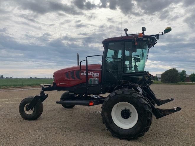 2012 Macdon M205 R85 16' Mower Conditioner & D60 30' Swather
