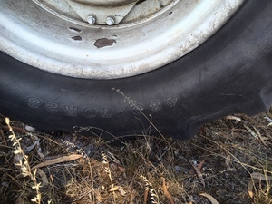 480 70r28 Tractor Tyres Wanted x 2