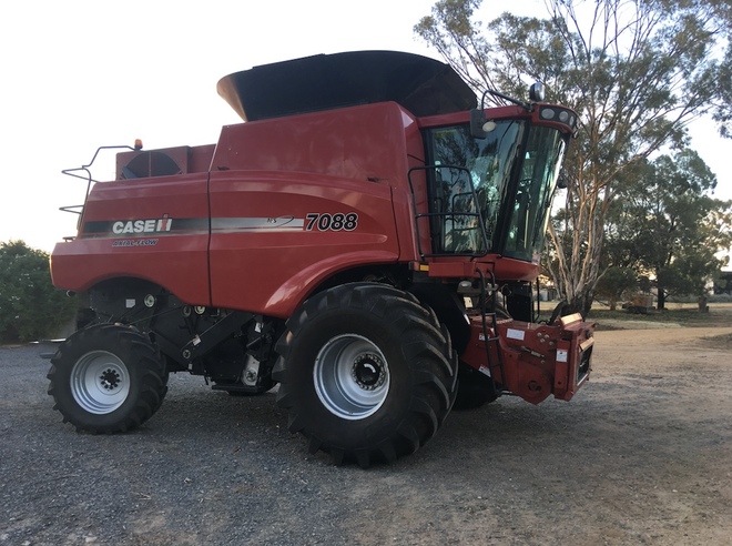 2009 Case IH 7088 Header with MAV Chopper