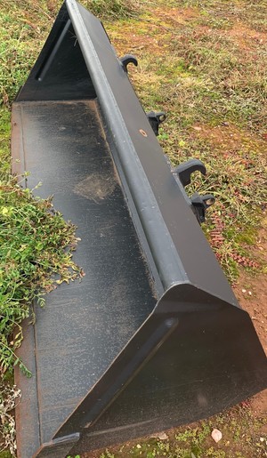 Bucket for NH L4200 tractor