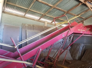 New Holland 471 Bale Elevator