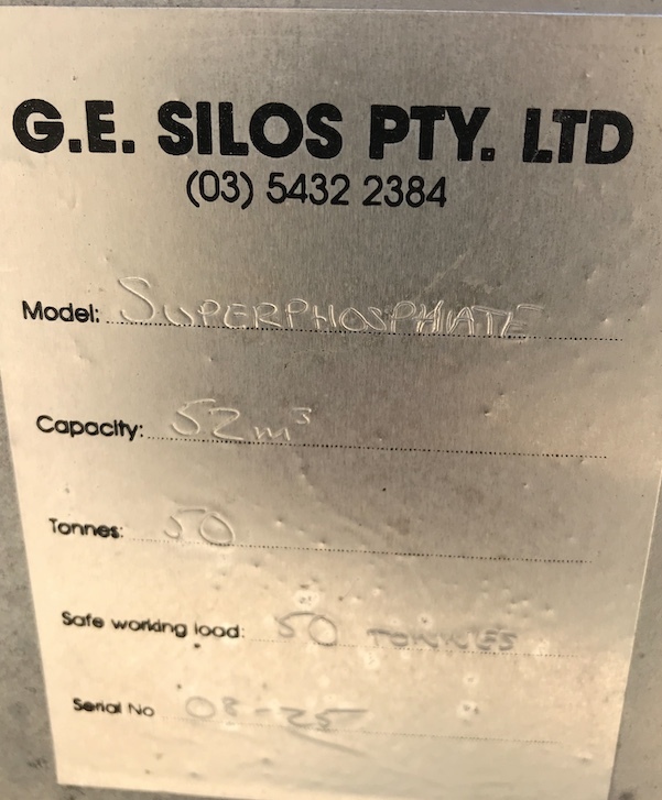 Fertilizer silo