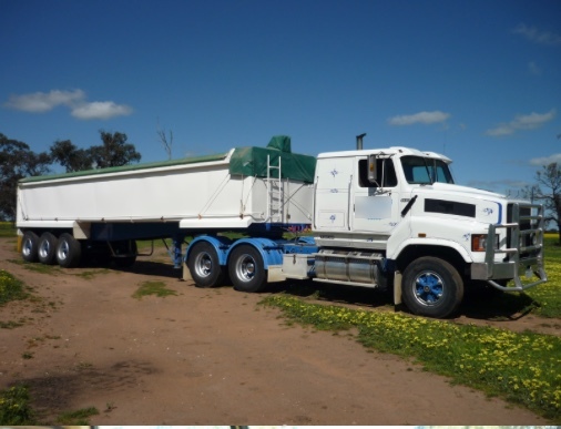 1990 International Transtar 4670 With 1985 White WS  36ft Tipper - May Seperate
