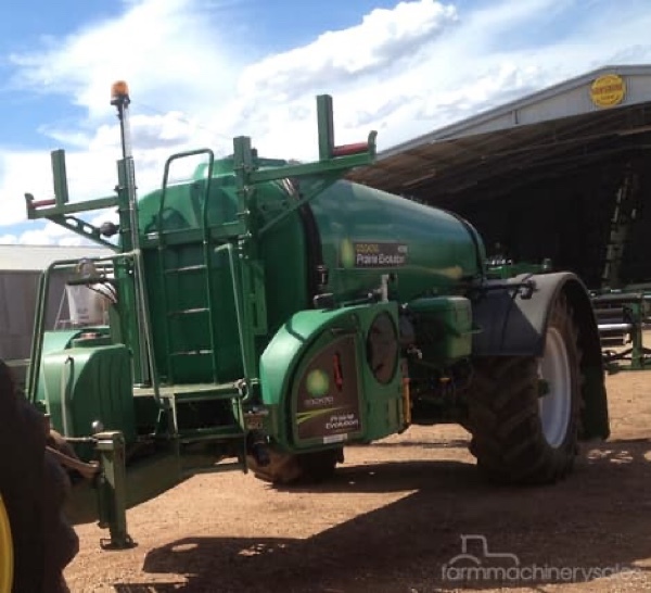 9000lt Goldacres 44-36m Boomspray