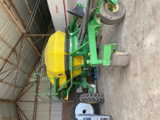 John Deere 1900 Air Seeder