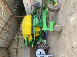 John Deere 1900 Air Seeder