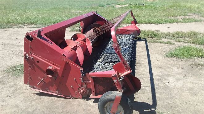 Case 1015 Pickup Front