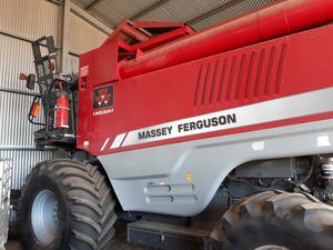 Under Auction - 2012 Massey Ferguson 9560 Header with 40' MacDon Front - 2% Buyers Premium on All Lots