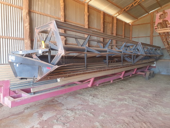 Macdon 1040 belt front