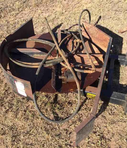 Straw spreader suit most headers