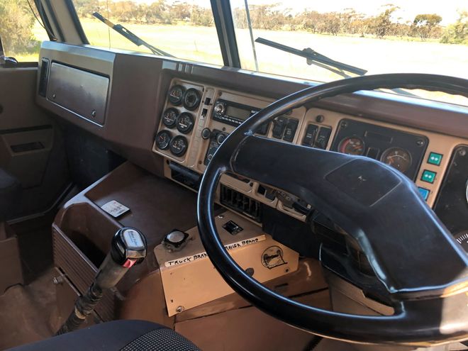International 3600 Prime Mover & Tri-Axle Trailer
