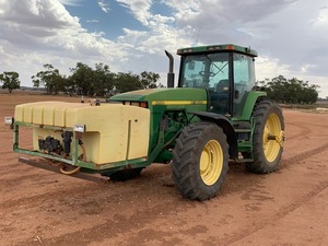 John Deere 8200