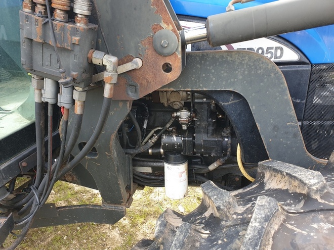 New Holland TD95D Tractor with Front End Loader