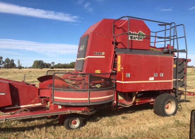 Bale Baron 4240 