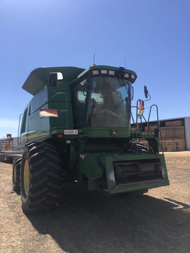 2005 John Deere 9860 with 36ft Draper front