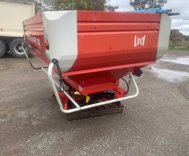Lely Centerliner SX Spreader