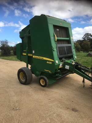 John Deere 468 Silage Special Round Baler