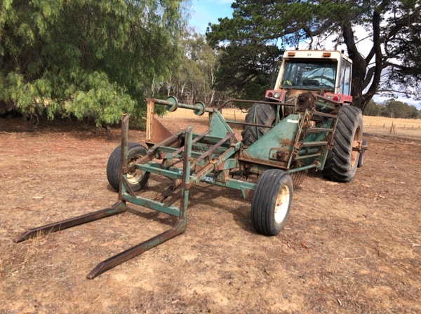 John Shearer Twin Bale Feeder