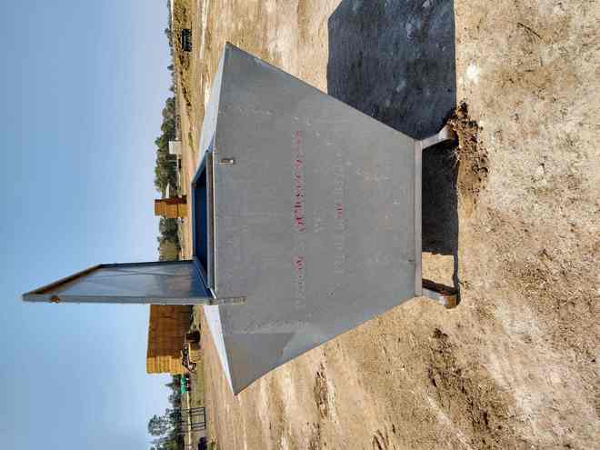 Paton MF 24 lick feeder