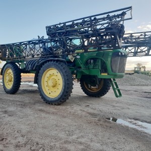 4920 John Deere self propelled sprayer