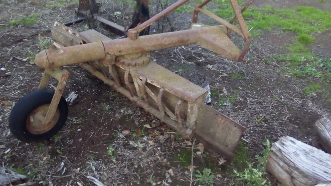 MF grader blade and 3pl jib