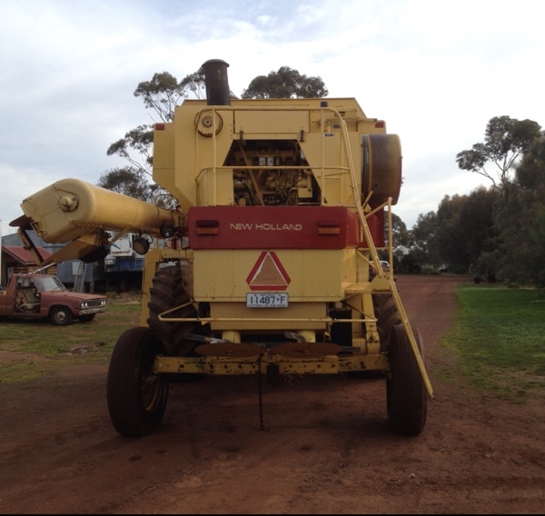 New Holland TR86 Header For Sale