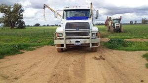 Ford L 9000 Prime Mover