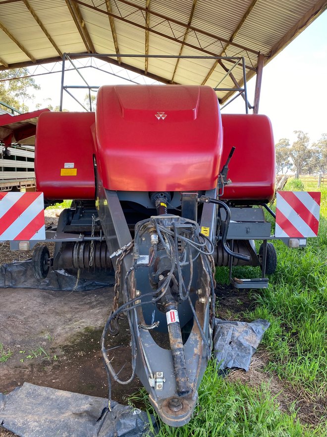 2009 Massey Ferguson 2170 Big Square Baler