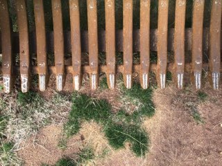 Shultz Giant 2500 Rock Picker