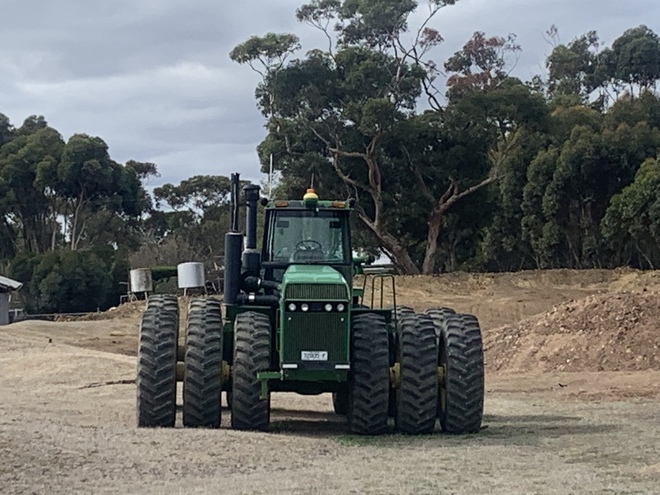 John Deere 8870 Tractor 