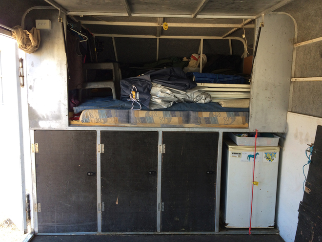 UD 1988 5/6 HORSE TRUCK