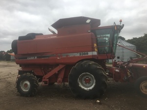2000 Case 2388 Harvester with 36' 1042 Macdon