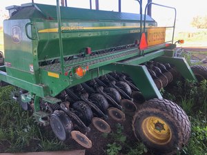John Deere 1590