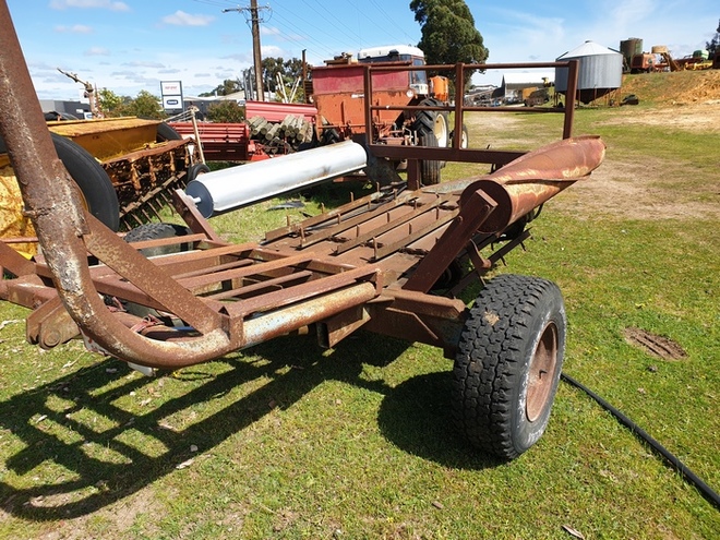 Squire Hydraulic Bale Feed Out Wagon