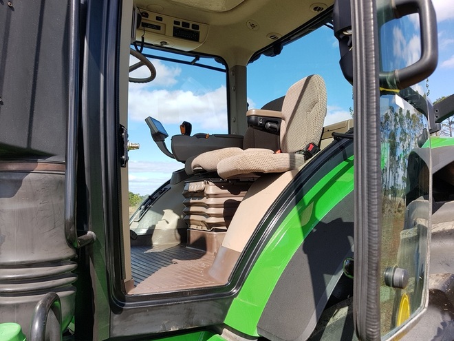 2011 John Deere 7200R Tractor 