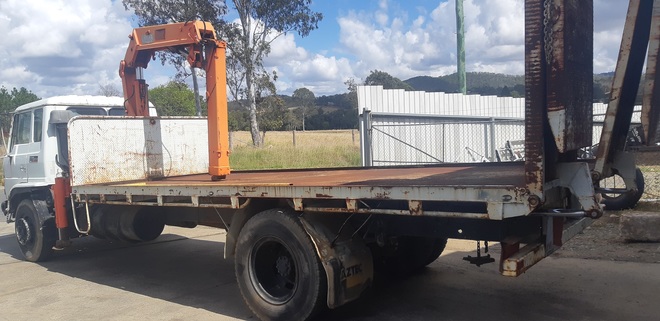 1989 FF Hino with Hiab and hydraulic ramps