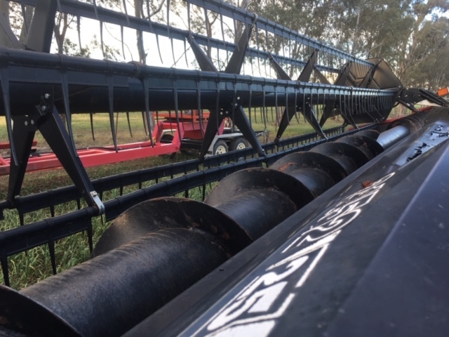 Case 2152 25ft draper front suit Windrower