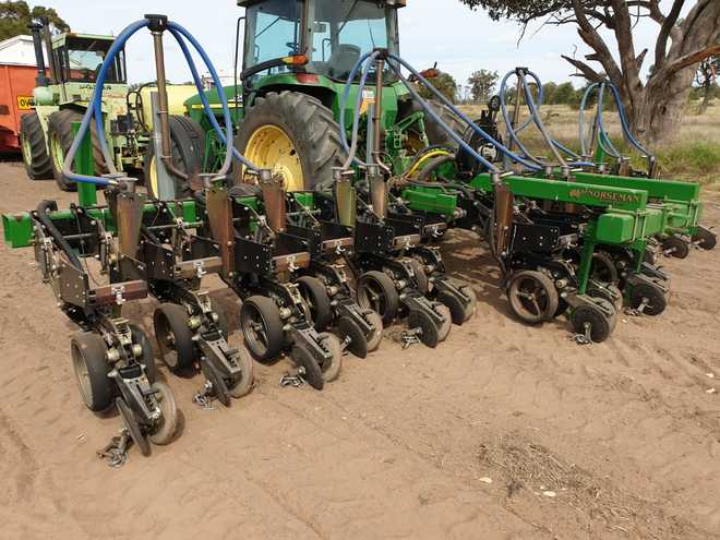 Norseman Techni Plant Precision Planter - 2% + GST Buyers Premium on all Lots