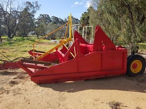 11FT Hume - Colville laser Bucket w Apron 