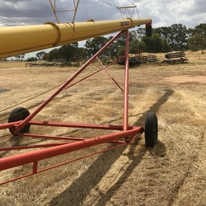 Westfield MH130 - 71 Swing away Auger