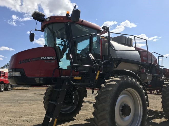 2009 Model CASE IH PATRIOT 4420 Sprayer