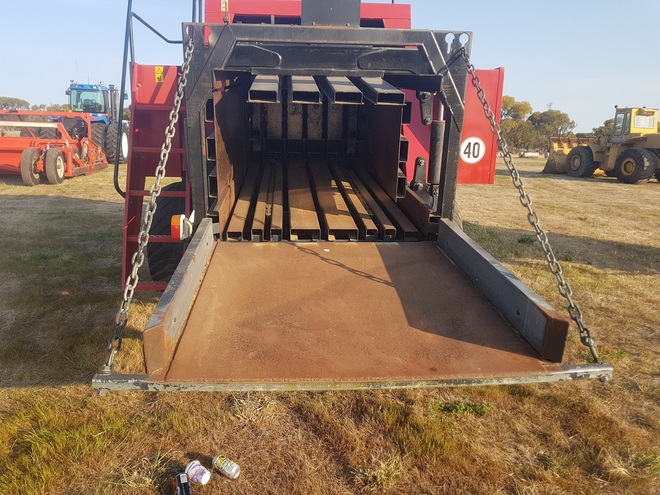 New  Holland d1210 8x4x3 Square Baler /Silage 