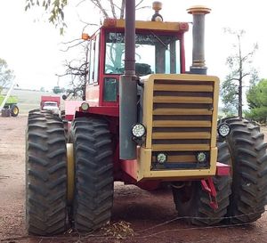 Versatile 875 4wd