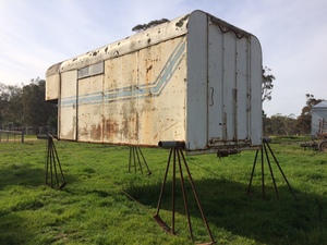 Horse Box Suit 5 Horses