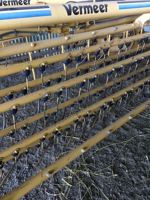  Vermeer R 24 A rake