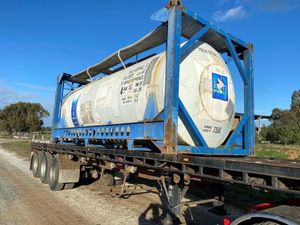 Stainless Steel Water Tank on 40' Flat top Trailer