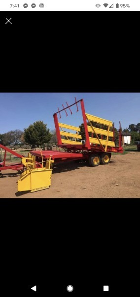New Holland 1034 Bale Wagon