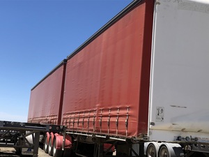 2005 Freighter 34 Pallet Tautliner Combination